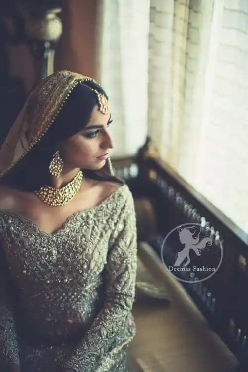 The frock has been adorned with a fully embroidered bodice. The frock features beautiful and fabulous embellishment front and back.