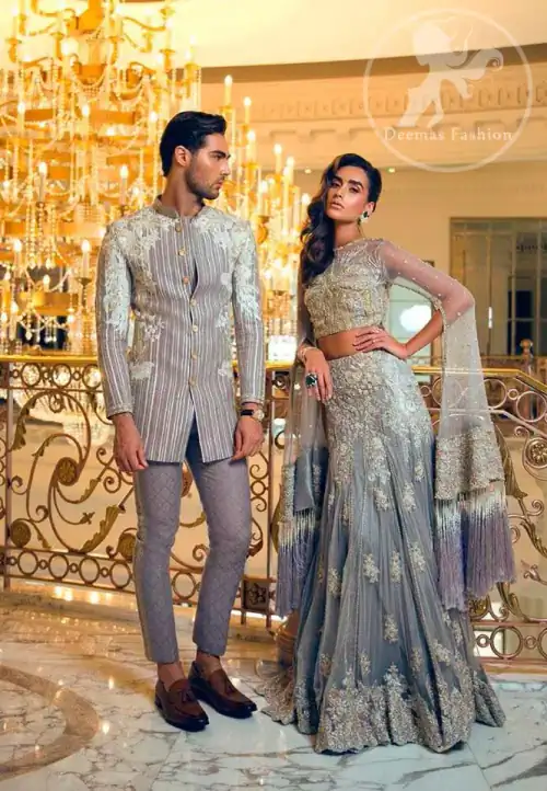 Boost your confidence and style in this glamorous attire accentuated with finest thread and zardozi embroidery. It looks so breathtaking