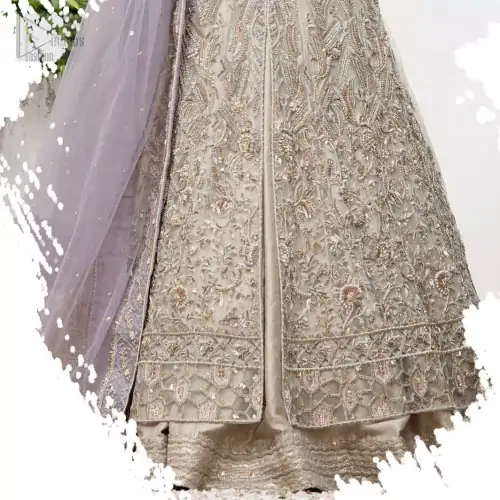 The ultimate in feminine elegance with fine detail to die for. Our bride makes a statement in this stunningly floraison,