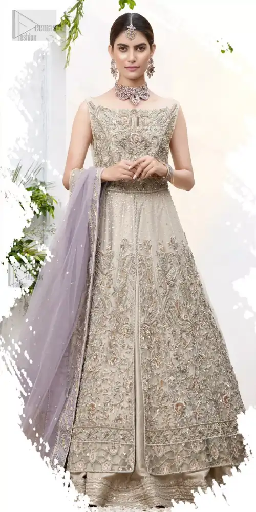 The ultimate in feminine elegance with fine detail to die for. Our bride makes a statement in this stunningly floraison,