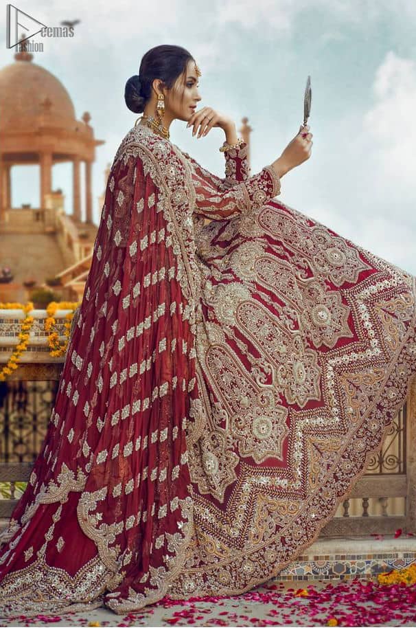 Red Back Train Maxi – Dupatta