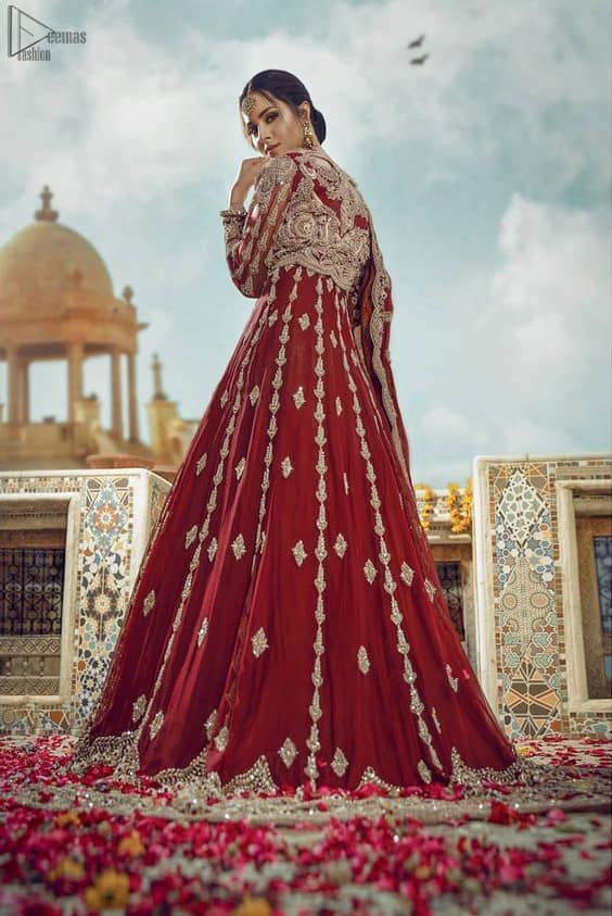 Red Back Train Maxi – Dupatta