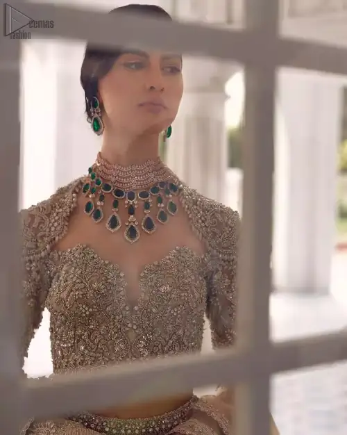 Your wedding day becomes more memorable when the guests are stunned by your majestic beauty and the perfect arrangements that