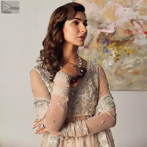 Your aesthetic evening party deserves a little extra treat with your guests admiring you in a Light Fawn Peplum Dupatta.