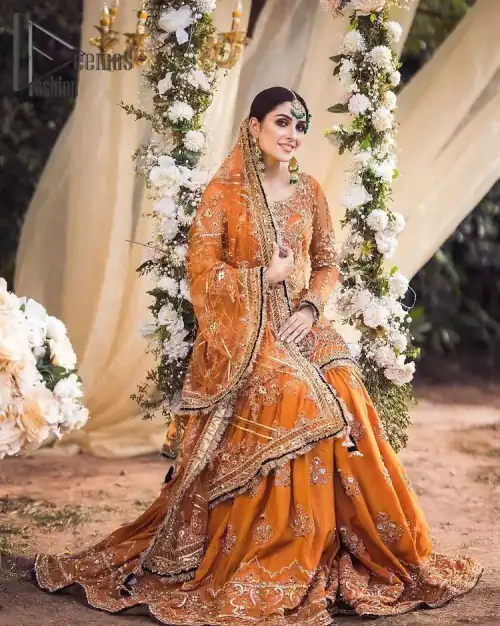 Time to treat yourself with an orange article of Deemas Fashion. This orange heartiest mealtime article will twirl your heart.