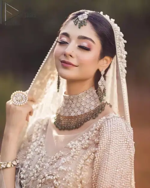 Nothing shines out more than a bride in her most natural state. For the Love of Ivory, this outfit was