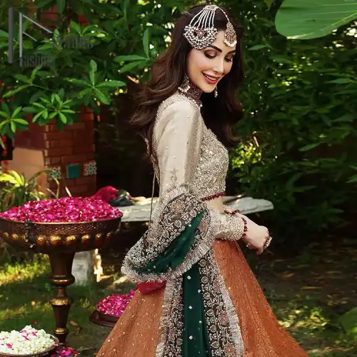 You have got plans for your mehndi? DeemasFashion got you to look!  Just go bold and bright with a beige