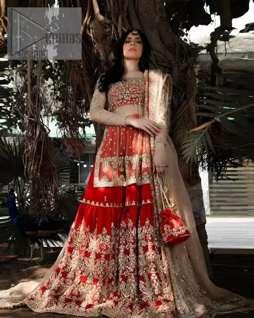 Love is just a twirl away! DeemasFashion presents a beige-pink shirt that looks super amazing when its full sleeves are