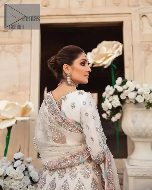 Ivory is effortlessly snappy and fun with the essence of pop. Introducing the Walima outfit for the happiest bride. Starting