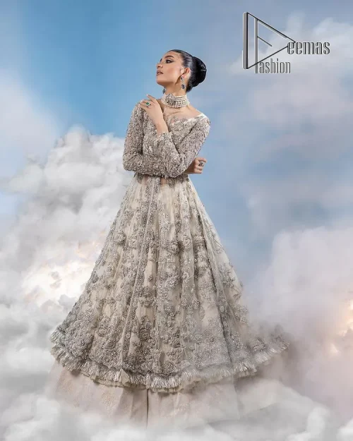 The mind wears the colours of the soul, as a beige of those of his master. Starting this nikah outfit