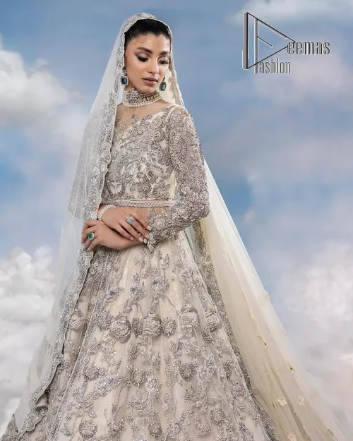 The mind wears the colours of the soul, as a beige of those of his master. Starting this nikah outfit