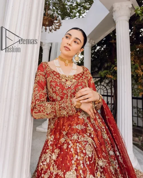 Feels just redish on your Big day to make your day lovely and romantic. DeemasFashion presents this Pakistani reception wear