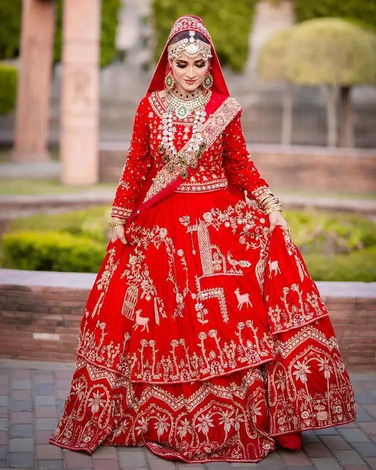 Take off that shyness and wear some deep red reception dress. DeemasFashion presents a very unique reception dress in deep