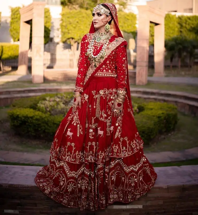 Take off that shyness and wear some deep red reception dress. DeemasFashion presents a very unique reception dress in deep