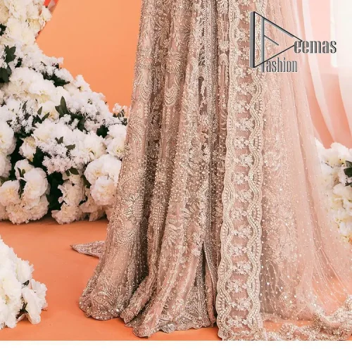 A magical evening, the moon reflects your face of you!  This romantic beige-pink front open maxi is laboriously decorated with