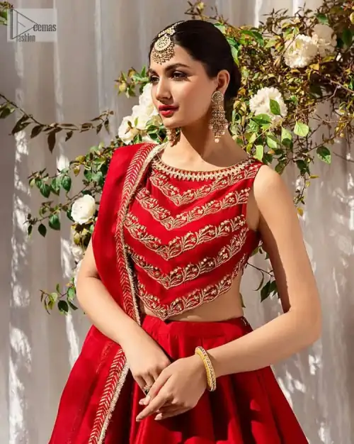 Master of artists who are the secret keepers of the canvas made the perfect shade of red for you to