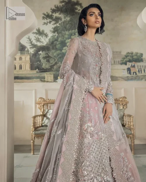 Define your true self with an outfit that speaks for its beauty. DeemasFashion introduces this rose pink maxi which is