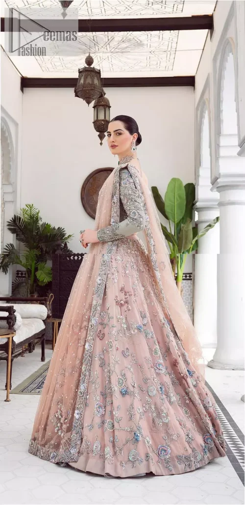 When you asked for it, we heard it. This sea green hued blouse has multiple colour embroidered details of tilla,dabka,