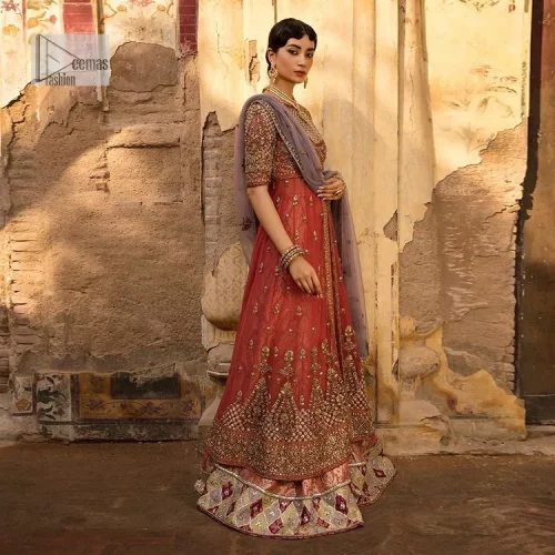 Get dreamy, get cosy and get ready for the party event. DeemasFashion presents coral frot open maxi with boat shape