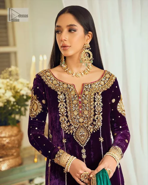 Dress yourself up in glamorous ensembles. DeemasFaashion presents this beautiful party outfit in plum colour. It is highlighted with golden