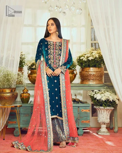 This dazzling yet elegant ensemble is perfect to make a statement at any event.  Long shirt for party dress in