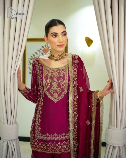 It’s bold, it’s romantic, it’s burgundy. The burgundy shade of this short shirt and gharara makes it an alluring choice