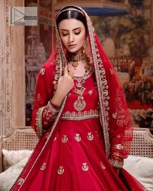 The traditional style is the new thing in the market. The stunning pishwas in the deep red shade is an