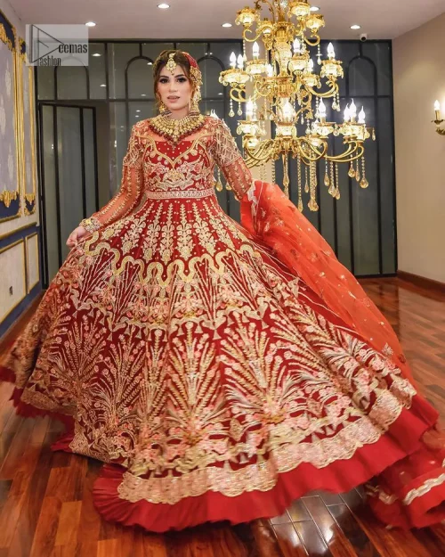 The deep orange colour is the perfect feminine and delicate shade with its meticulously crafted untruth. The stunning maxi is