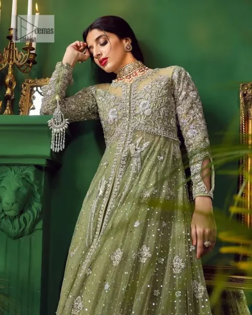 Experience the joy of a wedding in dreamy ensembles. Bringing old-world charm into your festive ensembles, it is a front