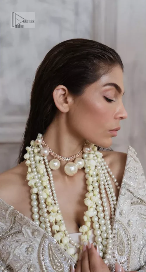 Get this ever-trending floral walima outfit.  Keep it romantic and fantastic with the DeemasFashion latest articles! The soft green blouse