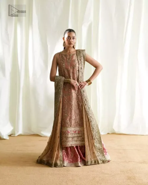 Lower flare and finished edges of the rose pink banarsi jamawar gharara.